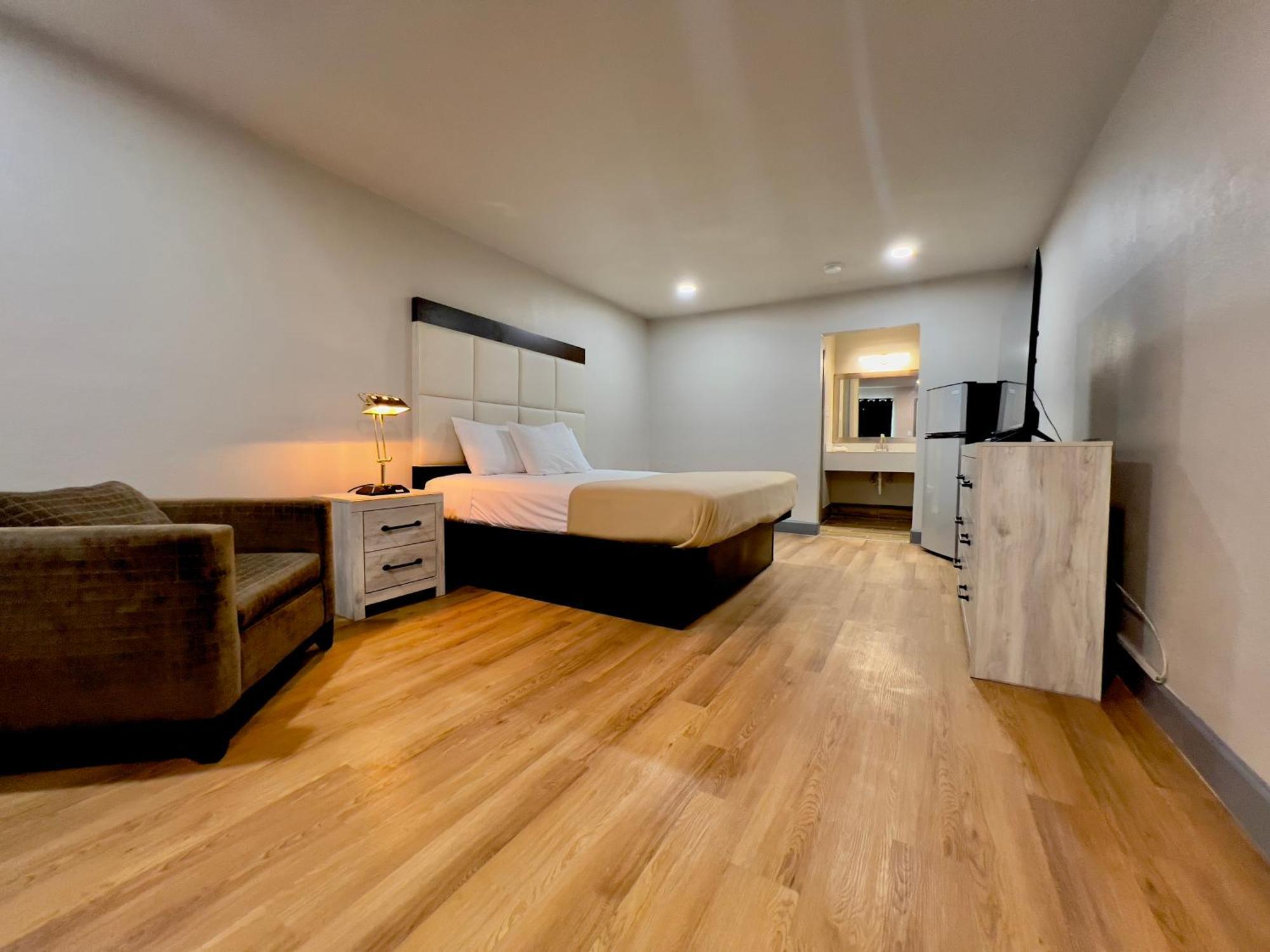 Economy Inn And Suites Tulsa Ngoại thất bức ảnh