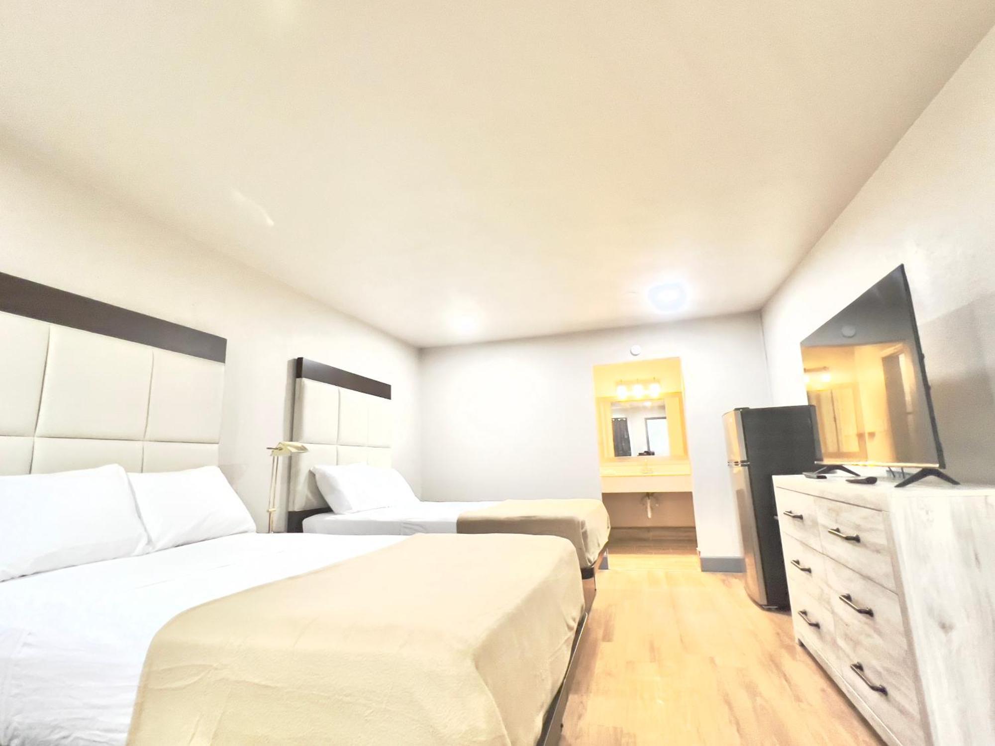 Economy Inn And Suites Tulsa Ngoại thất bức ảnh