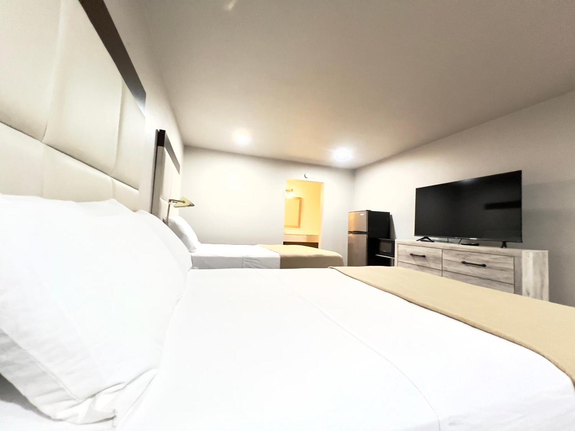 Economy Inn And Suites Tulsa Ngoại thất bức ảnh