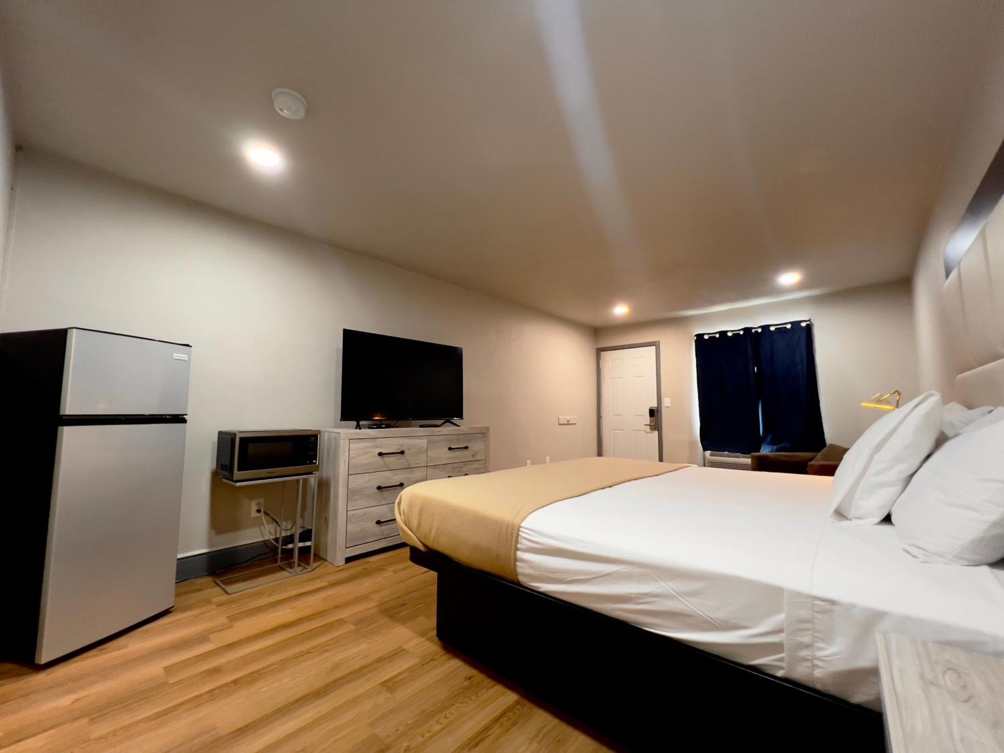 Economy Inn And Suites Tulsa Ngoại thất bức ảnh