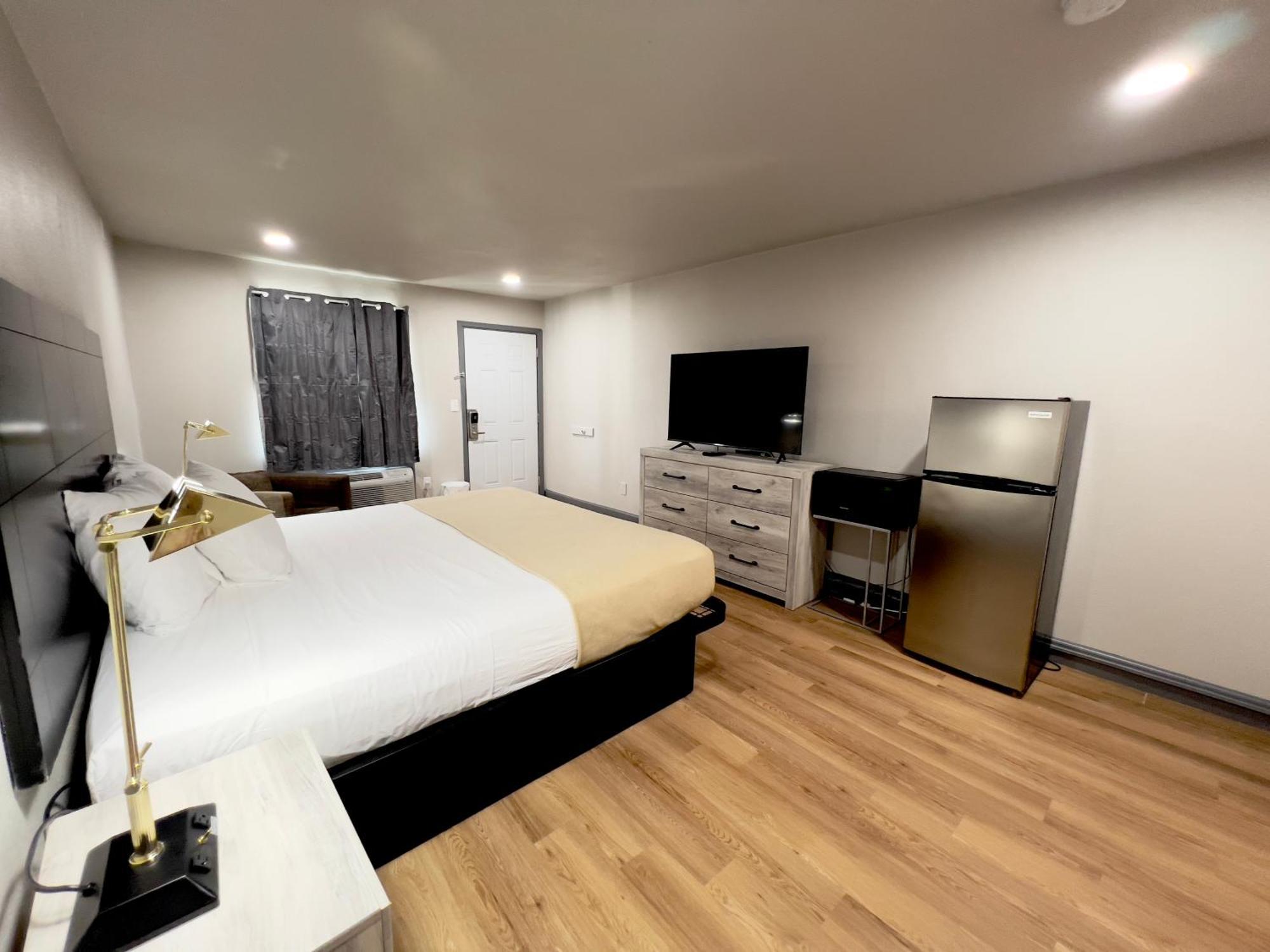 Economy Inn And Suites Tulsa Ngoại thất bức ảnh