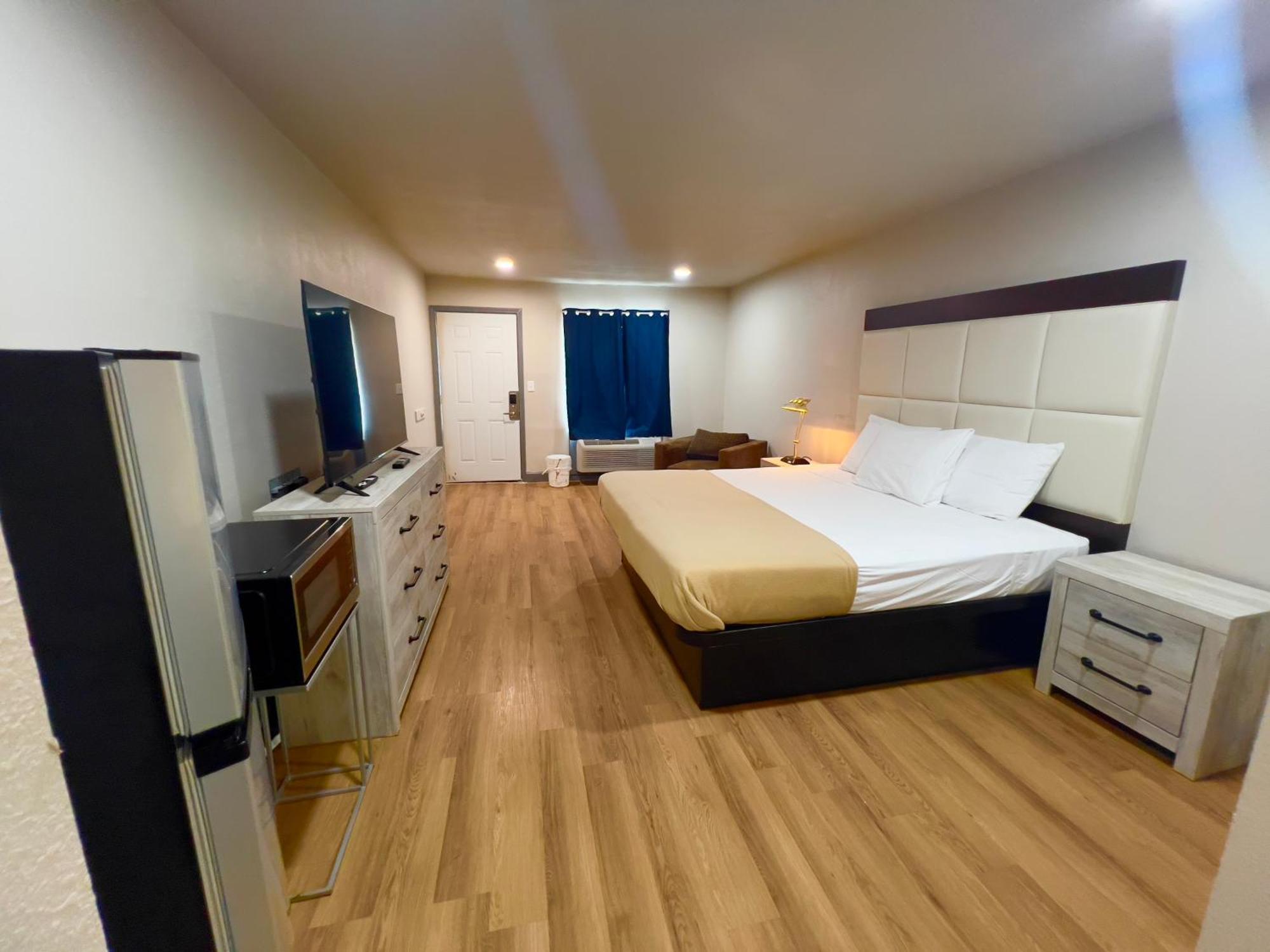 Economy Inn And Suites Tulsa Ngoại thất bức ảnh