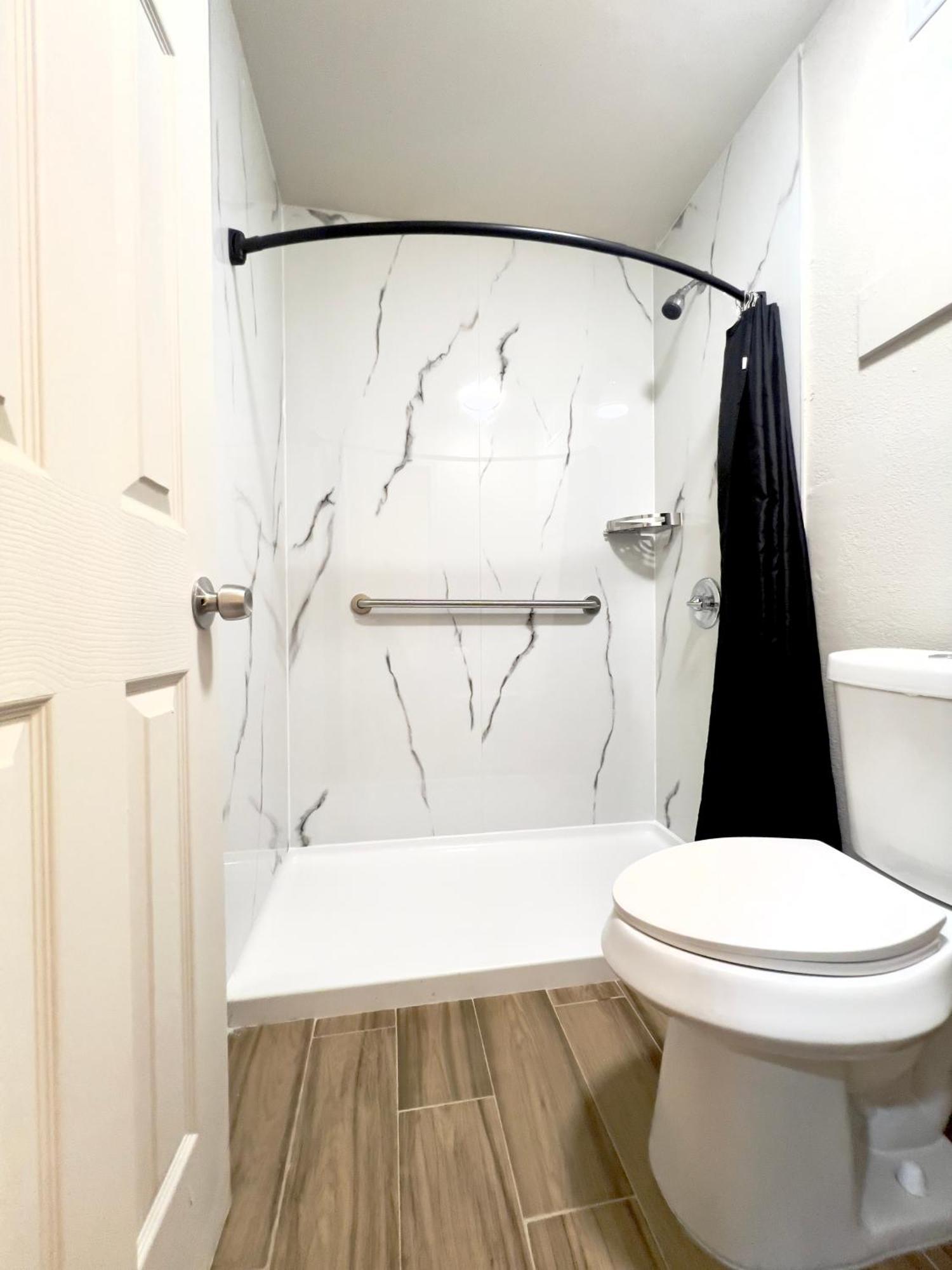 Economy Inn And Suites Tulsa Ngoại thất bức ảnh